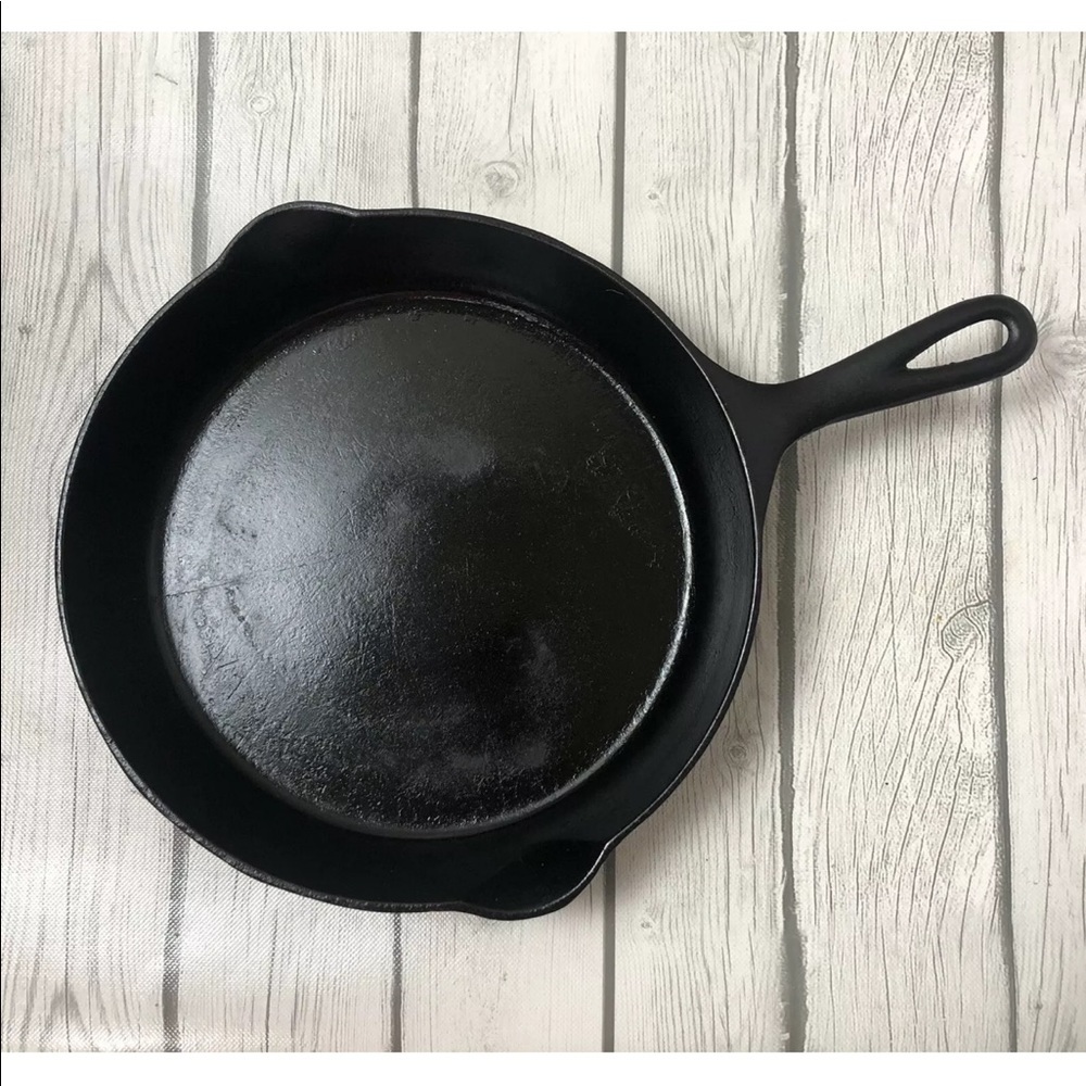 #8 Griswold 704G Large Block Logo Eerie Cast Iron